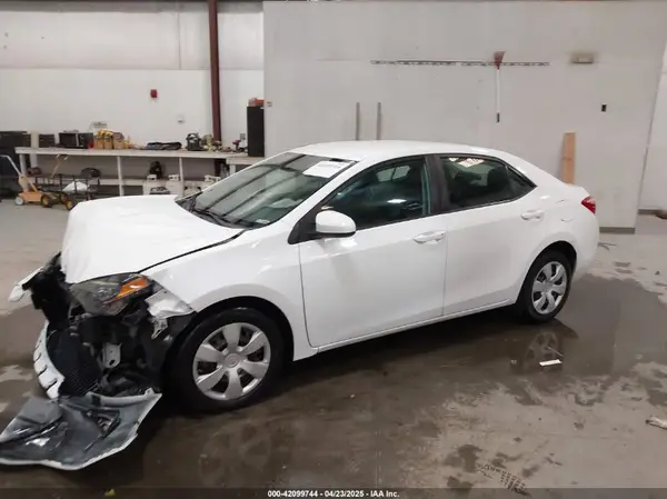 2T1BURHE7JC109709 2018 TOYOTA COROLLA - Image 2