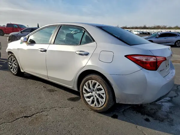 2T1BURHE7JC111489 2018 TOYOTA COROLLA - Image 2