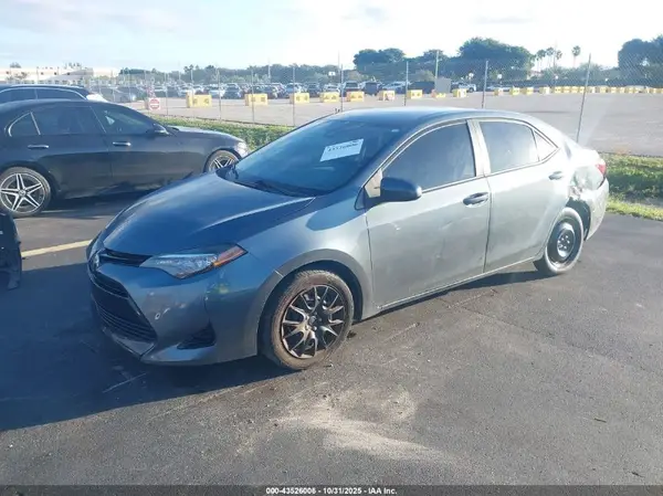 2T1BURHE7JC112495 2018 TOYOTA COROLLA - Image 2