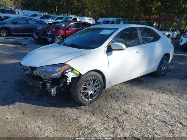 2T1BURHE7JC113677 2018 TOYOTA COROLLA - Image 2