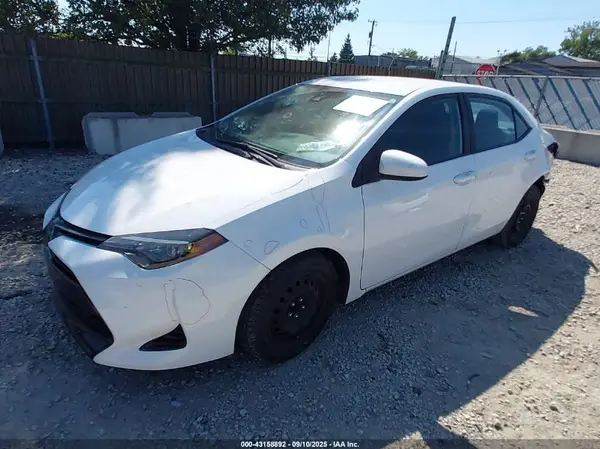 2T1BURHE7JC114005 2018 TOYOTA COROLLA - Image 2