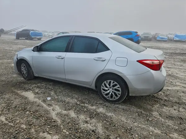 2T1BURHE7JC119379 2018 TOYOTA COROLLA - Image 2