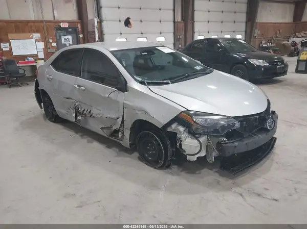 2T1BURHE7JC965110 2018 TOYOTA COROLLA - Image 1