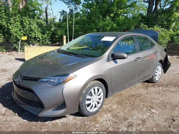 2T1BURHE7JC973627 2018 TOYOTA COROLLA - Image 2