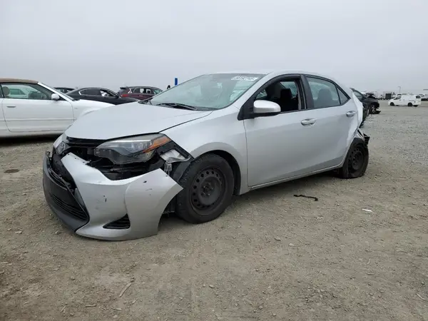 2T1BURHE7JC974163 2018 TOYOTA COROLLA - Image 1