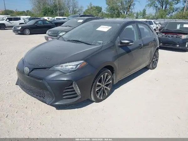 2T1BURHE7JC975877 2018 TOYOTA COROLLA - Image 2