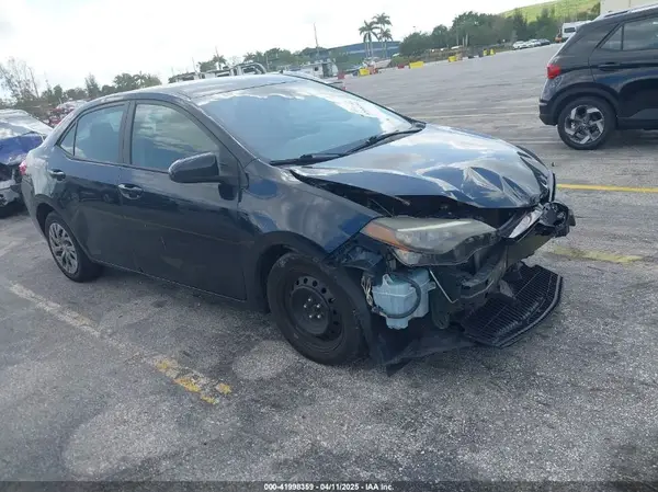2T1BURHE7JC977029 2018 TOYOTA COROLLA - Image 1