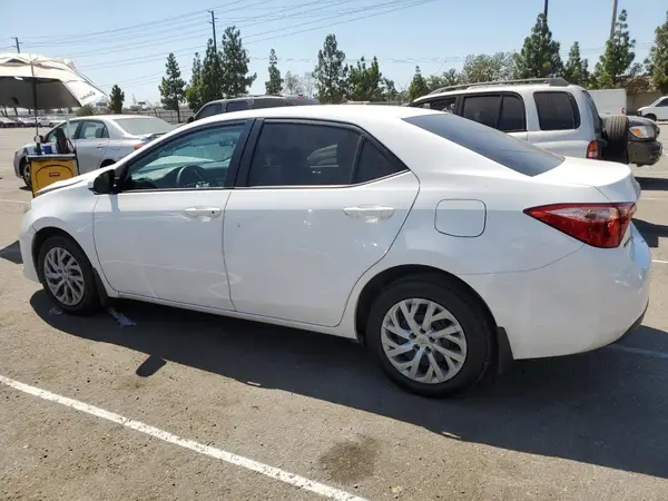 2T1BURHE7JC977998 2018 TOYOTA COROLLA - Image 2