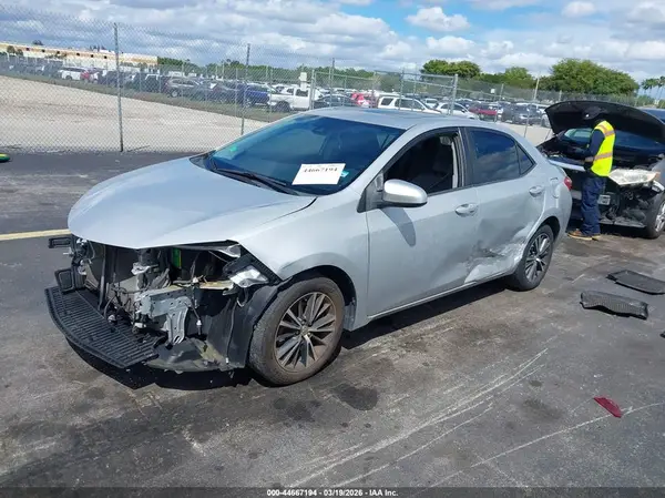 2T1BURHE7JC978262 2018 TOYOTA COROLLA - Image 2