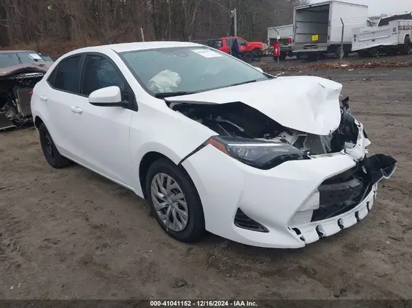 2T1BURHE7JC978830 2018 TOYOTA COROLLA - Image 1