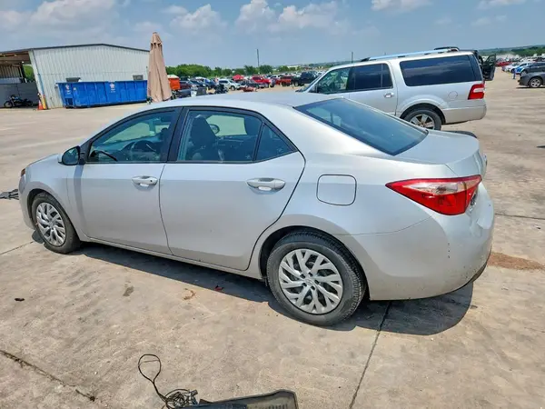2T1BURHE7JC981131 2018 TOYOTA COROLLA - Image 2