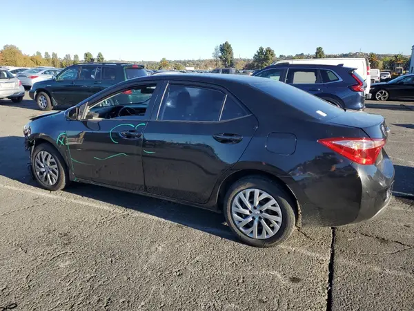 2T1BURHE7JC981565 2018 TOYOTA COROLLA - Image 2