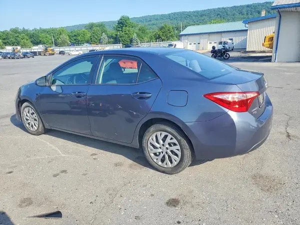 2T1BURHE7JC981937 2018 TOYOTA COROLLA - Image 2