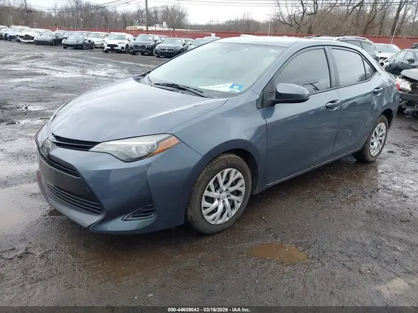 2T1BURHE7JC986510 2018 TOYOTA COROLLA - Image 2
