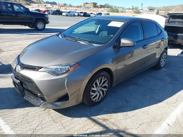 2T1BURHE7JC989164 2018 TOYOTA COROLLA - Image 2