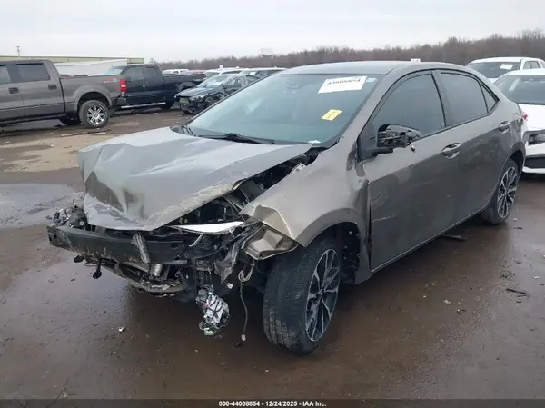 2T1BURHE7JC989696 2018 TOYOTA COROLLA - Image 2