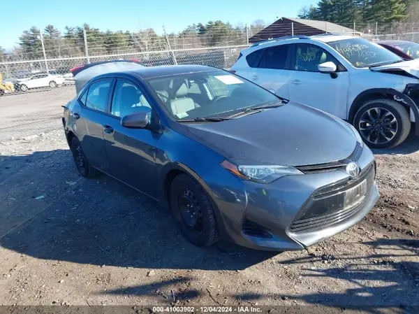 2T1BURHE7KC141268 2019 TOYOTA COROLLA - Image 1