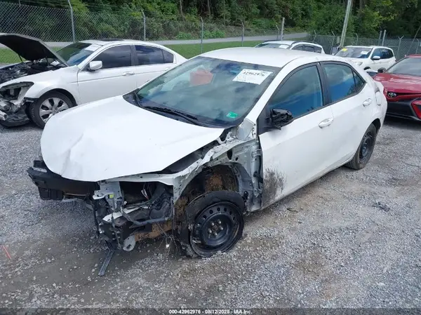 2T1BURHE7KC170009 2019 TOYOTA COROLLA - Image 2