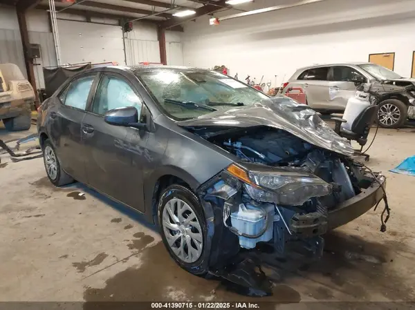 2T1BURHE7KC178028 2019 TOYOTA COROLLA - Image 1
