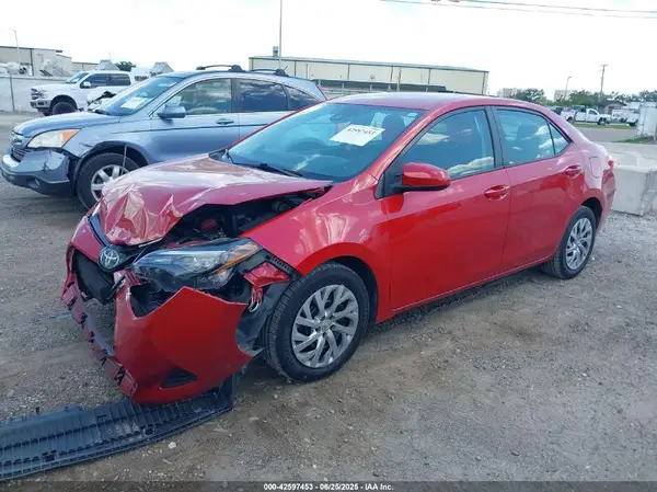2T1BURHE7KC215790 2019 TOYOTA COROLLA - Image 2
