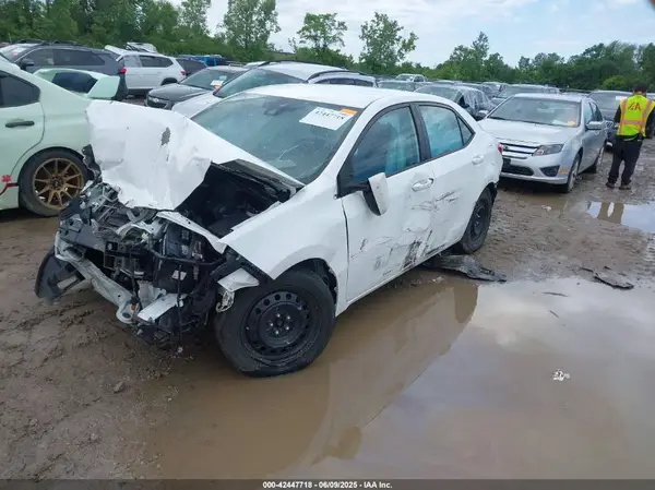 2T1BURHE7KC216065 2019 TOYOTA COROLLA - Image 2