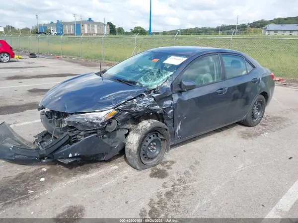 2T1BURHE7KC229883 2019 TOYOTA COROLLA - Image 2