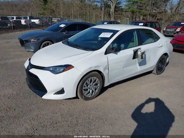 2T1BURHE7KC235215 2019 TOYOTA COROLLA - Image 2