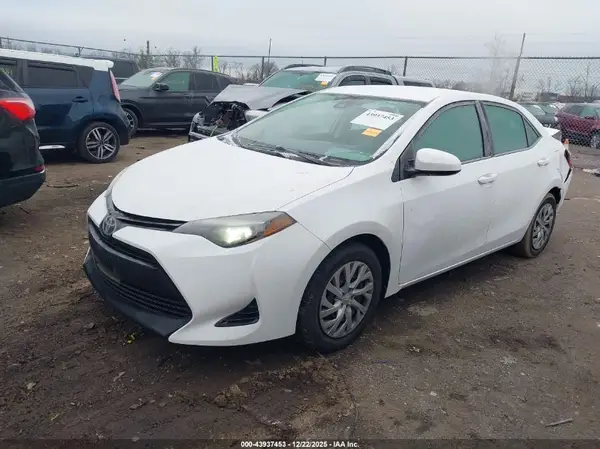 2T1BURHE8HC747283 2017 TOYOTA COROLLA - Image 2