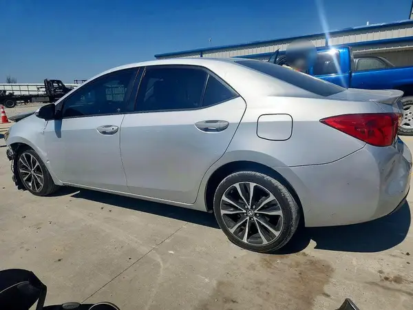 2T1BURHE8HC748949 2017 TOYOTA COROLLA - Image 2