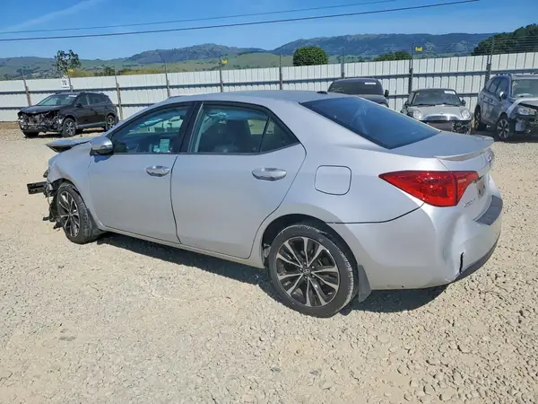 2T1BURHE8HC758798 2017 TOYOTA COROLLA - Image 2