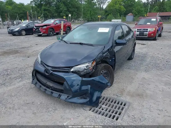 2T1BURHE8HC780137 2017 TOYOTA COROLLA - Image 2