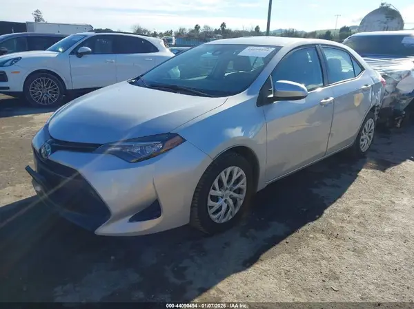 2T1BURHE8HC785970 2017 TOYOTA COROLLA - Image 2