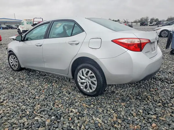 2T1BURHE8HC802265 2017 TOYOTA COROLLA - Image 2
