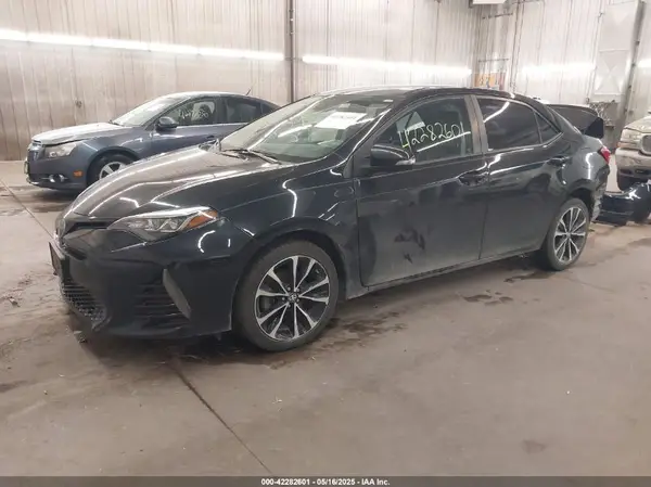 2T1BURHE8HC811113 2017 TOYOTA COROLLA - Image 2