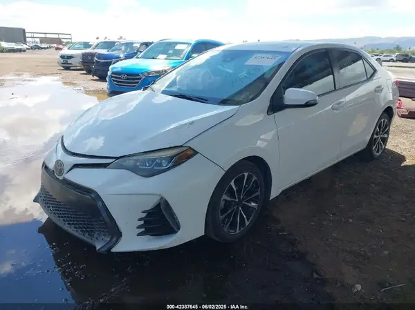2T1BURHE8HC814965 2017 TOYOTA COROLLA - Image 2