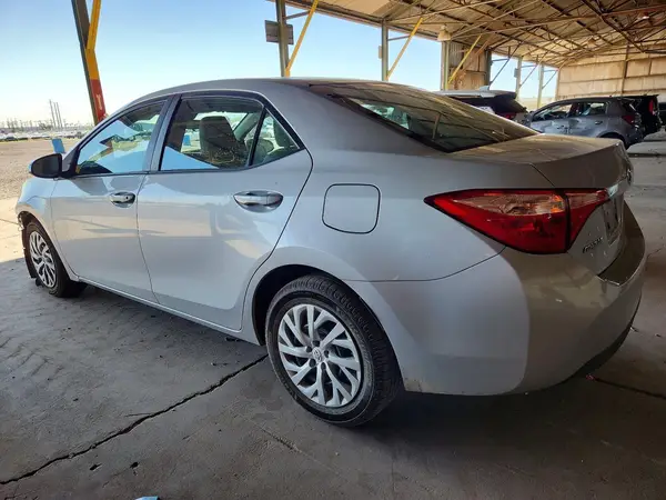 2T1BURHE8HC825478 2017 TOYOTA COROLLA - Image 2