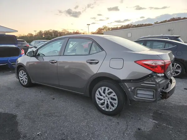 2T1BURHE8HC843995 2017 TOYOTA COROLLA - Image 2