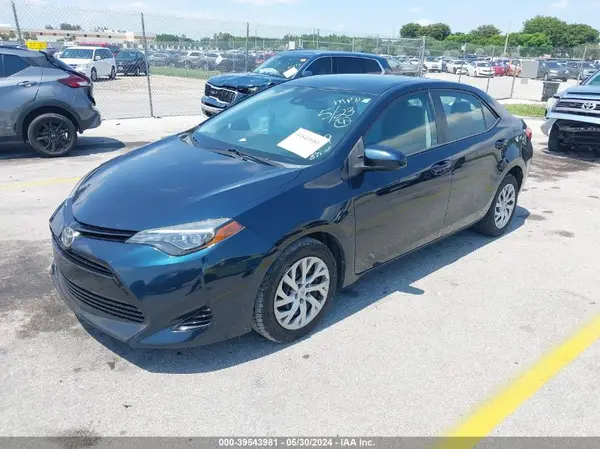 2T1BURHE8HC864619 2017 TOYOTA COROLLA - Image 2
