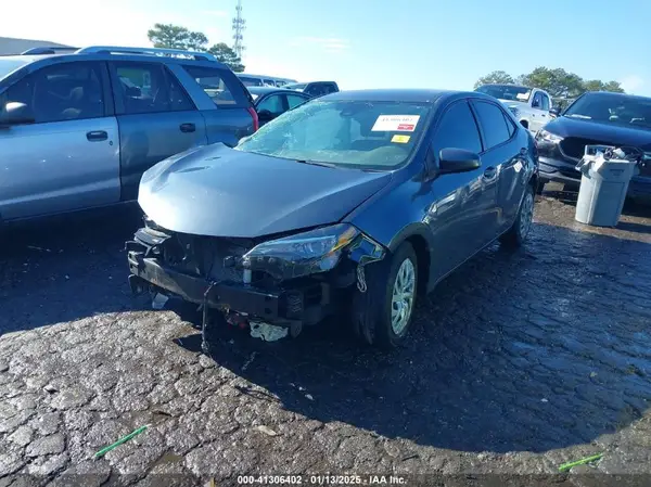 2T1BURHE8HC875619 2017 TOYOTA COROLLA - Image 2