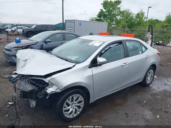 2T1BURHE8HC879525 2017 TOYOTA COROLLA - Image 2