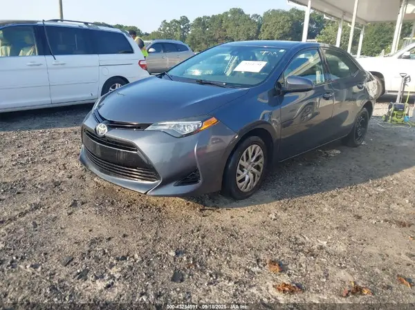 2T1BURHE8HC882831 2017 TOYOTA COROLLA - Image 2