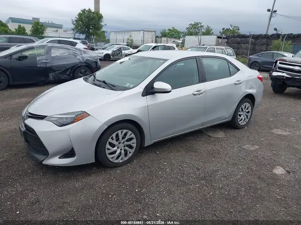 2T1BURHE8HC885454 2017 TOYOTA COROLLA - Image 2