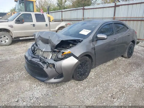 2T1BURHE8HC889424 2017 TOYOTA COROLLA - Image 2