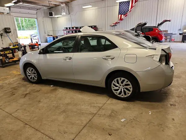2T1BURHE8HC909025 2017 TOYOTA COROLLA - Image 2