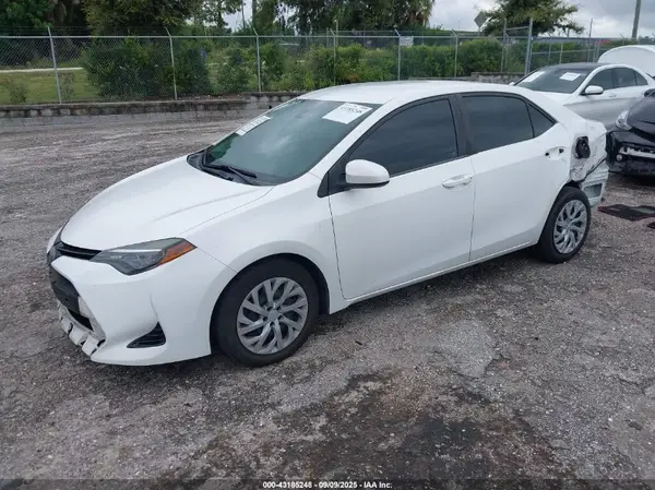 2T1BURHE8HC912376 2017 TOYOTA COROLLA - Image 2