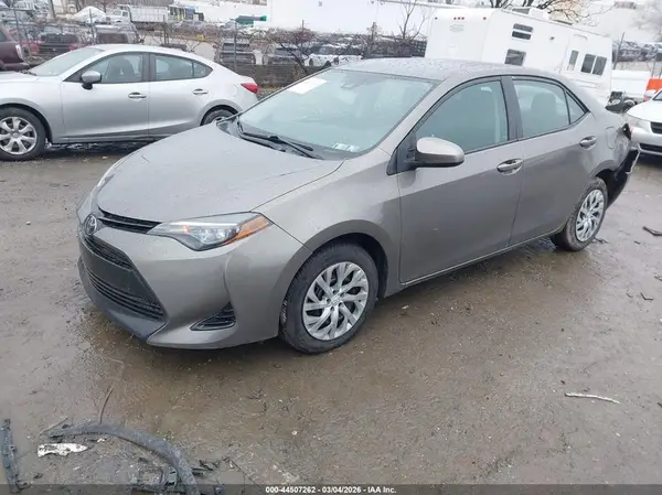 2T1BURHE8HC918582 2017 TOYOTA COROLLA - Image 2