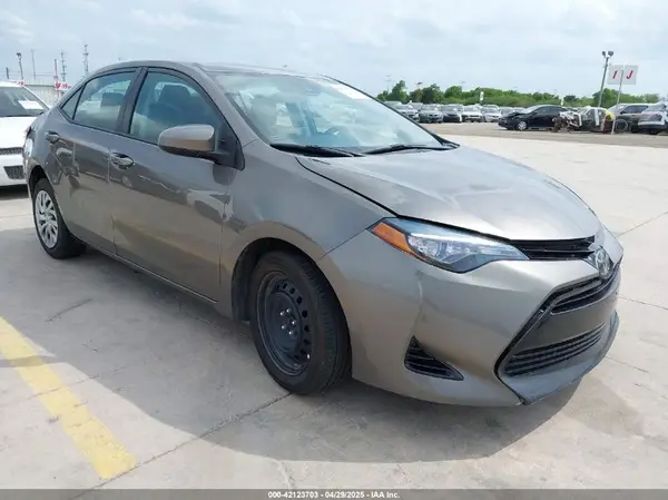 2T1BURHE8HC927623 2017 TOYOTA COROLLA - Image 1
