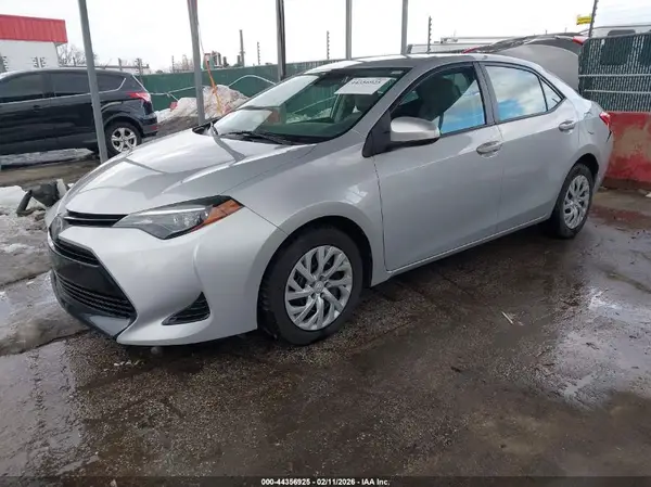 2T1BURHE8HC937987 2017 TOYOTA COROLLA - Image 2