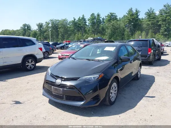 2T1BURHE8HC940954 2017 TOYOTA COROLLA - Image 2
