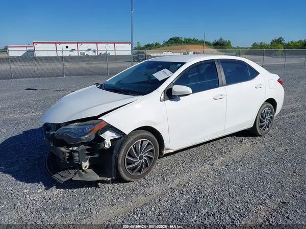 2T1BURHE8HC958094 2017 TOYOTA COROLLA - Image 2